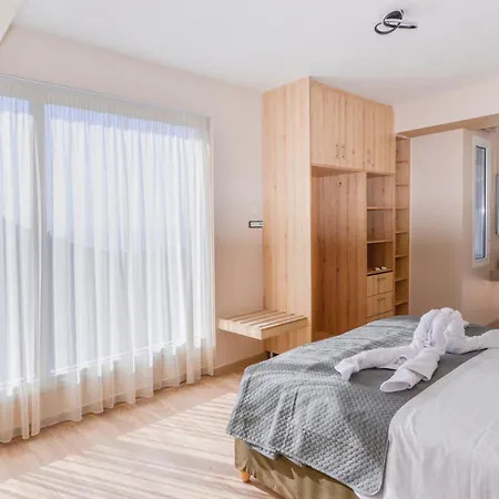 Vila Gold Sun Ratzaklíon